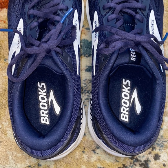 Brooks Beast GTS 24, M10.5EE - Picture 6 of 9